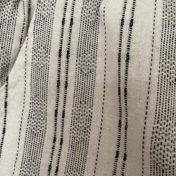 Almost Famous Linen Drawstring Short - Picture 7 of 7